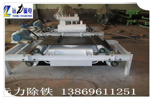 油冷自卸式電磁除鐵器,使用廠家在選型時(shí)為什么會(huì)感覺很難？遠(yuǎn)力除鐵器廠家給您解惑
