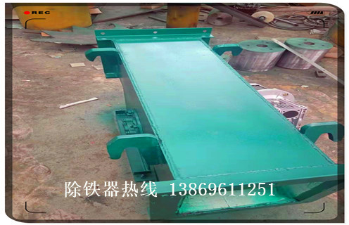 液體管道除鐵器，新疆液體式管道除鐵器_遠(yuǎn)力新疆液體式管道除鐵器應(yīng)用安裝示意圖型12000高斯_可定制工作原理