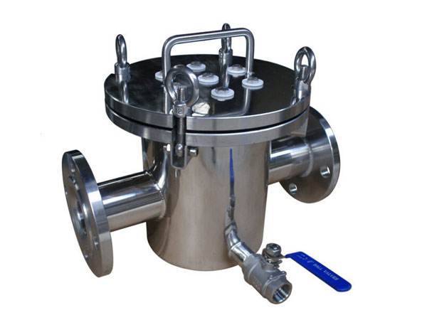 一.電磁水冷漿料除鐵器產(chǎn)品介紹: 電磁水冷漿料除鐵機是新型高效除鐵機.通過循環(huán)泵使去離子水在空心導線內(nèi)循環(huán),帶走通電導線產(chǎn)生的熱量,緣于這種特殊結(jié)構(gòu).電磁水冷漿料除鐵機由于磁場強度高.磁場梯度高,所以適用于金屬礦粗選.掃選和非金屬礦提純等. 二.電磁水冷漿料除鐵器產(chǎn)品優(yōu)點: 1.磁感應(yīng)強度高. 2.內(nèi)部溫升小,長期運行磁感應(yīng)強度衰減. 3.工作周期長,操作維修方便. 4.對礦石給礦粒度.濃度適應(yīng)性廣,選礦效率高. 三.電磁水冷漿料除鐵器產(chǎn)品用途: 1.黑色金屬:赤鐵礦.假象赤鐵礦.褐鐵礦.菱鐵礦.鉻鐵礦.錳礦等. 2.有色金屬:黑鎢礦與榴石等礦物的分離. 3.稀有金屬:鉭鈮礦.獨居石等礦物的回收. 4.非金屬:石英.長石.高嶺土等礦物的提純除雜. 5.其他行業(yè):鋼鐵礦.發(fā)電廠的廢水處理,清洗被污染了的化工原料.