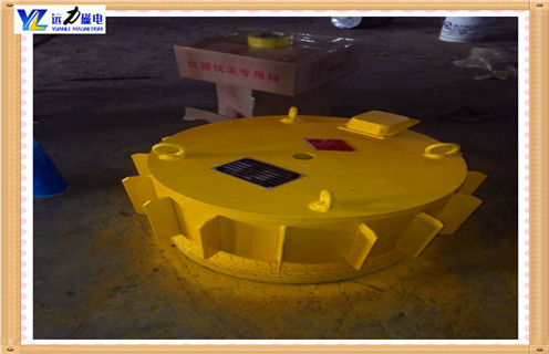 RCDD-8電磁除鐵器-T1/T2/T3超強(qiáng)磁力,如今除鐵器龐大的市場(chǎng)需求空間對(duì)于除鐵器生產(chǎn)企業(yè)而言，迎來(lái)了強(qiáng)打的發(fā)展空間。山東遠(yuǎn)力已在除鐵器市場(chǎng)打出名聲，在如此巨大的市場(chǎng)規(guī)模和樂(lè)觀的市場(chǎng)前景，各路豪強(qiáng)紛紛進(jìn)入磁選設(shè)備市場(chǎng)，行業(yè)內(nèi)群雄逐鹿格局悄然顯現(xiàn)。除鐵器適用于輸煤港口、大型火電廠、煤礦、礦山、建材等對(duì)除鐵要求特別高的場(chǎng)所，可在粉塵、潮濕、海邊鹽霧腐蝕嚴(yán)重等惡劣環(huán)境下正常工作.